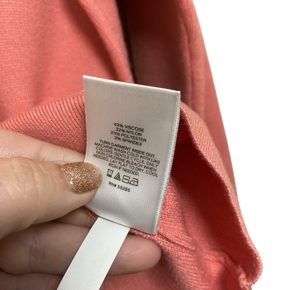 Express NWT Dusty Rose Super Soft Square Neck Cropped Long Sleeve Sweater Large‎ - Picture 4 of 7